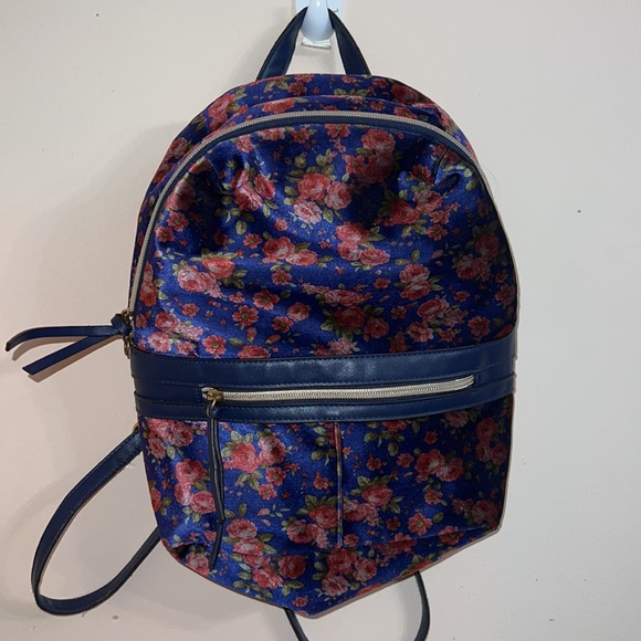 Floral Velvet Like Backpack - Picture 4 of 15